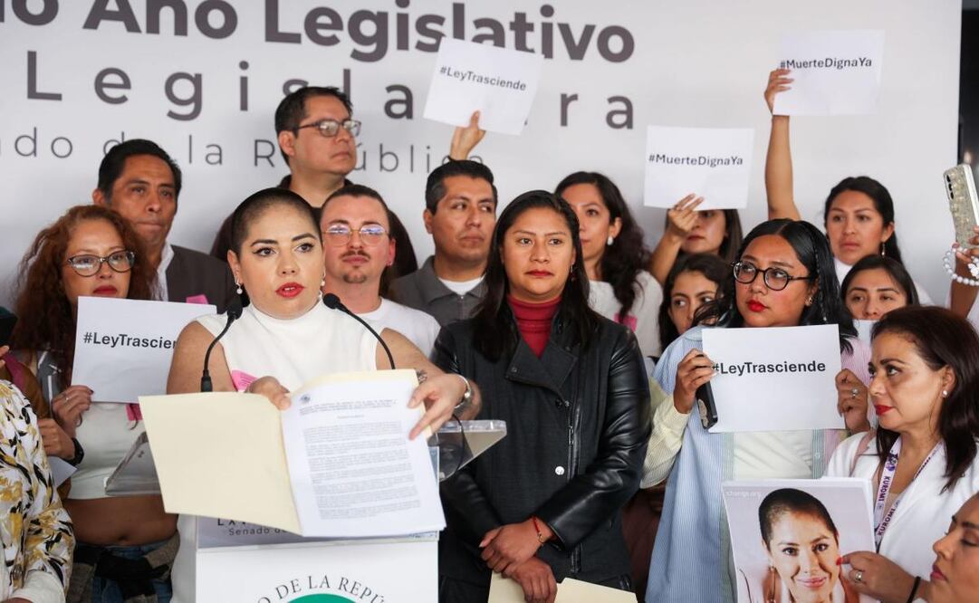 La activista Samara Martínez durante la conferencia de prensa en el Senado de la República respecto a la llamada “Ley Trasciende” por una muerte digna (28/10/25). Foto: Galo Cañas/ Cuartoscuro