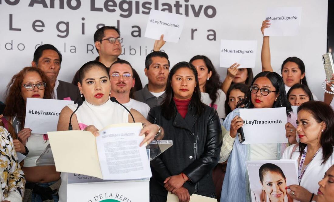 La activista Samara Martínez durante la conferencia de prensa en el Senado de la República respecto a la llamada “Ley Trasciende” por una muerte digna (28/10/25). Foto: Galo Cañas/ Cuartoscuro
