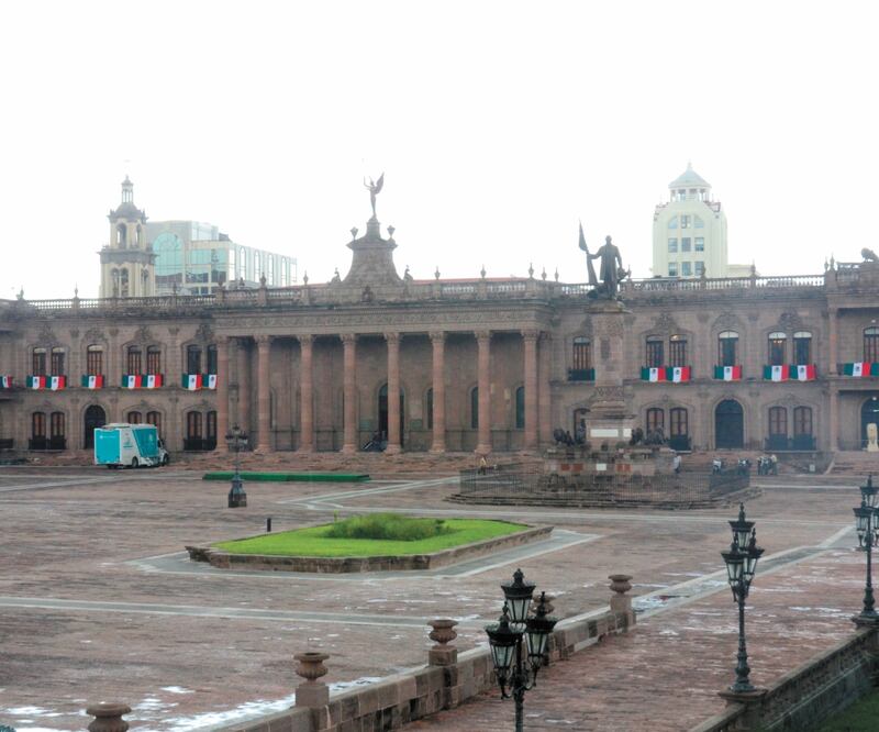 Para evitar correr el riesgo de más contagios y decesos por Covid-19, autoridades de Nuevo León cancelaron las fiestas por el 15 de septiembre. Foto: EMILIO VÁSQUEZ. EL UNIVERSAL