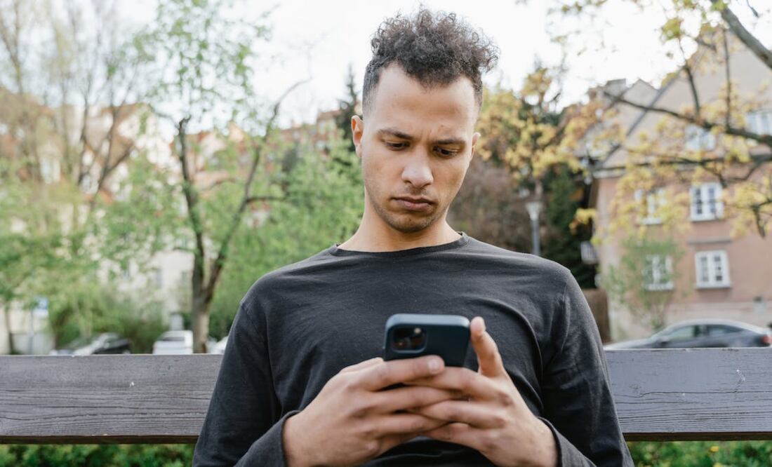 La respuesta de una joven que dejó mudo a un usuario. Fuente: Pexels.