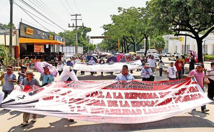 Descontarán salarios a maestros faltistas en Chiapas