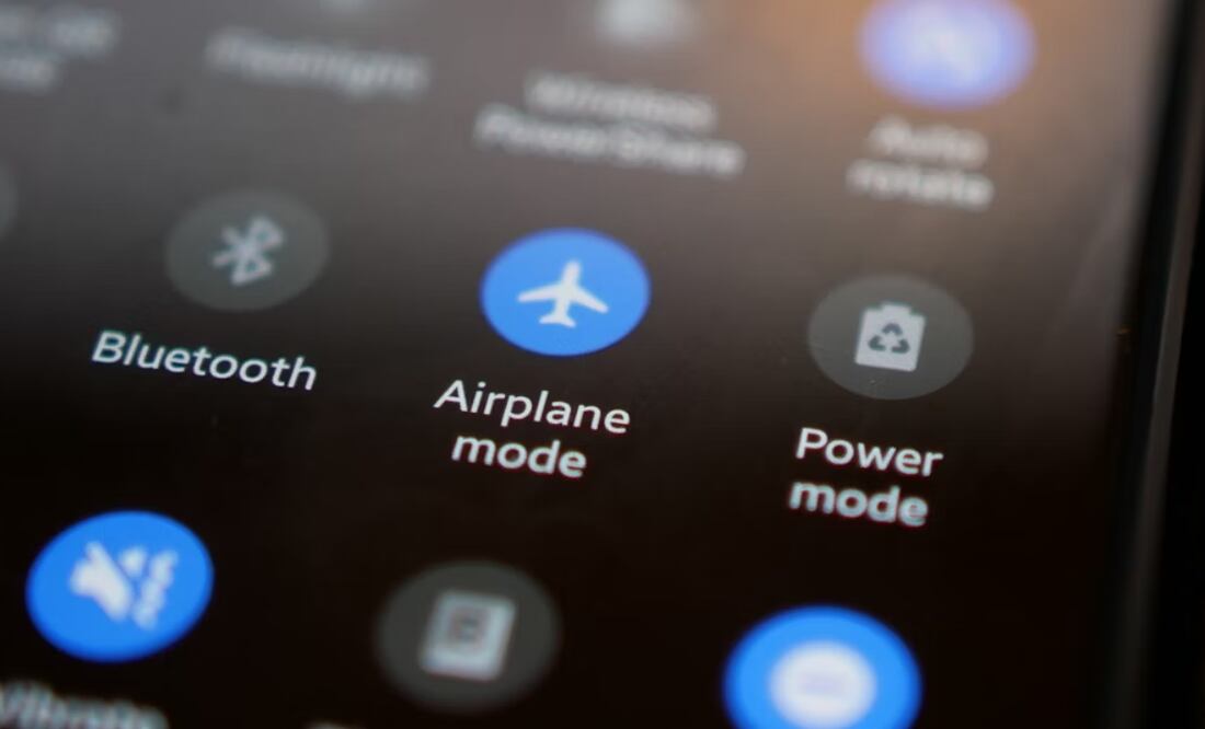 Por esta razón recomiendan cargar tu celular en modo avión. Imagen: Unsplash