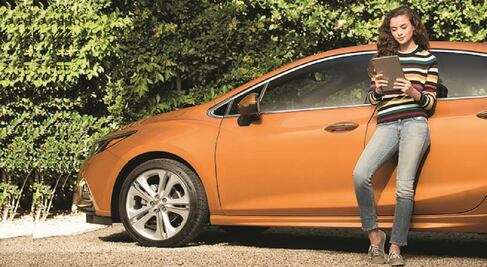 Nuevas generaciones prefieren apps de transporte privado que manejar