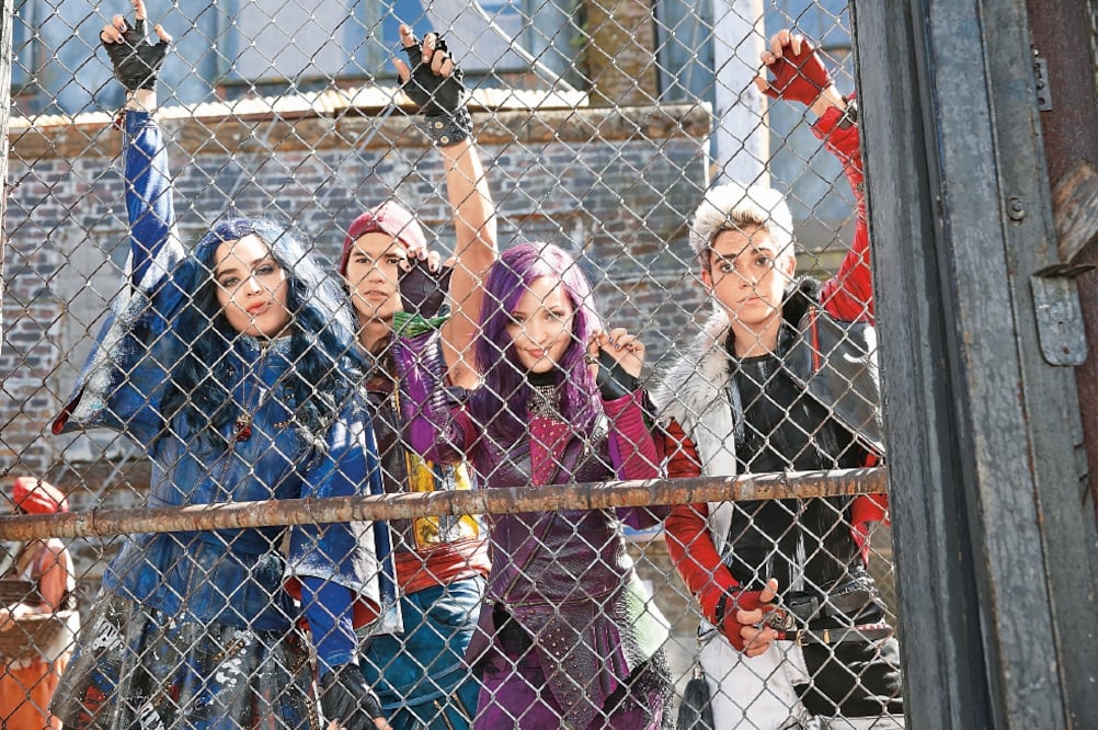 En el colegio, estos adolescentes conocerán y compartirán clases con los descendientes de Cenicienta, Mulán, el Hada Madrina y la Bella Durmiente (Especial