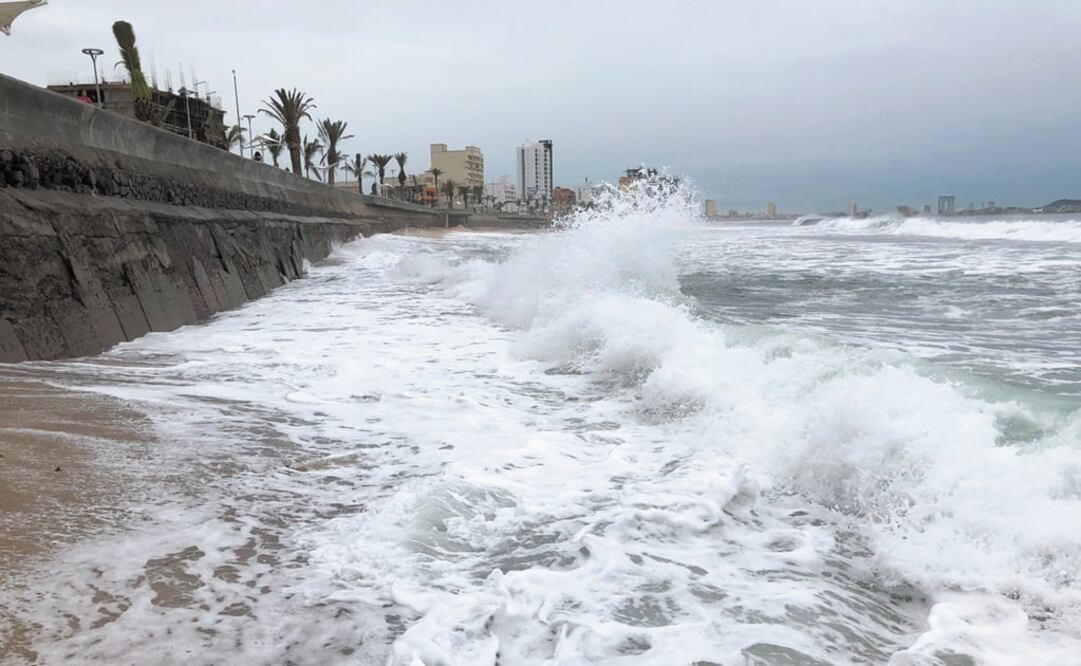 Oleaje alto registrado en Mazatlán Sinaloa antes de la llegada del huracán Willa en 2018 – Foto: Daniel Slim/AFP