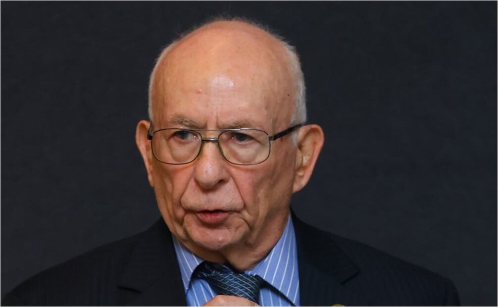 Entrega de reconocimiento "liderazgo ciudadano ante emergencias mayores " a Francisco Lanz Duret y Valdés en el auditorio de la torre reforma . Foto: Fernanda Rojas/ EL UNIVERSAL