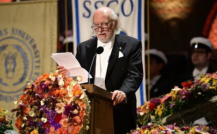 Así celebró Budapest el Nobel de Literatura 2025 de Krasznahorkai: un camión-libro que recorrió la ciudad