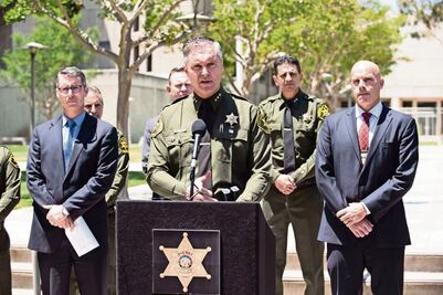 Explosión en California fue por bomba: FBI 