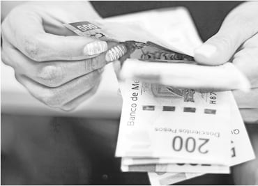 Retroceden ventas al menudeo en agosto ante mayor inflación