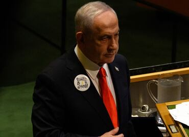 Netanyahu se presenta en la ONU con código QR en la solapa que lleva a imágenes sangrientas del 7 de octubre