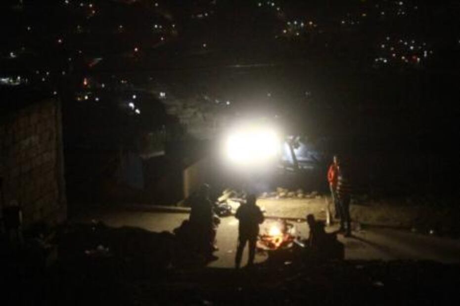 Damnificados se organizan para enfrentar a saqueadores en Tijuana