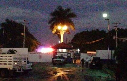 Incendio en gasera de Mérida consume tres camiones y 19 cilindros