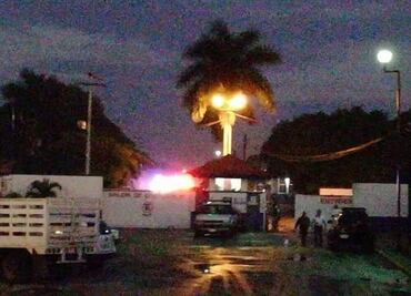 Incendio en gasera de Mérida consume tres camiones y 19 cilindros