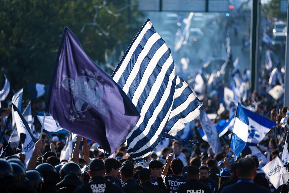 La afición de Rayados recibe a su equipo / Foto: Imago7