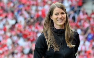 Marie-Louise Eta se convierte en la primera mujer en ganar un juego en Bundesliga