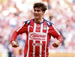 Claudio Suárez desea que Chivas nunca rompa su tradición de jugar exclusivamente con mexicanos