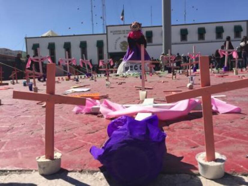Marchan en Ecatepec contra feminicidios
