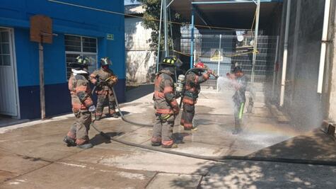 Reportan fuga de amoníaco en fábrica de Ecatepec