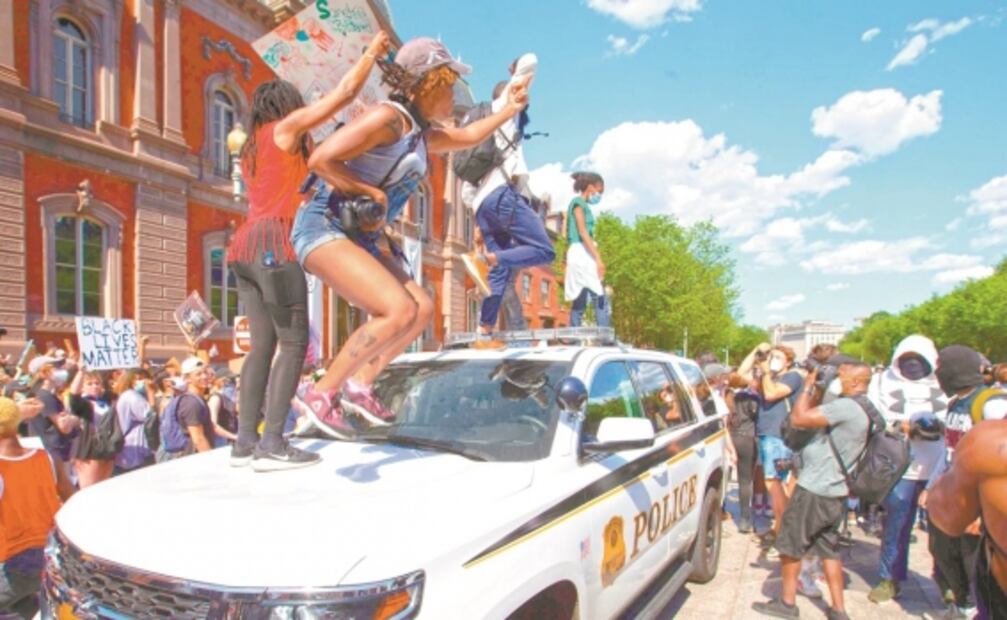 Crece furia en EU contra el racismo 