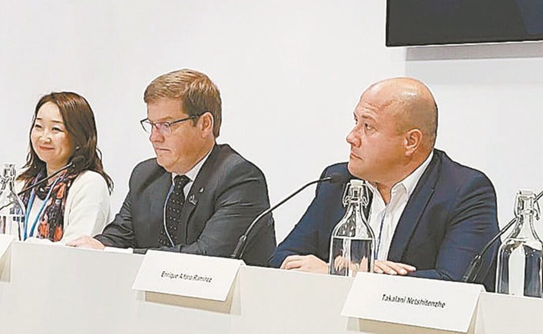 Enrique Alfaro (der.), gobernador de Jalisco, señala que las medidas actuales de México ante la emergencia climática global son insuficientes. Foto: ESPECIAL