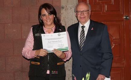 Narro entrega reconocimientos a miembros del Voluntariado Nacional de Salud