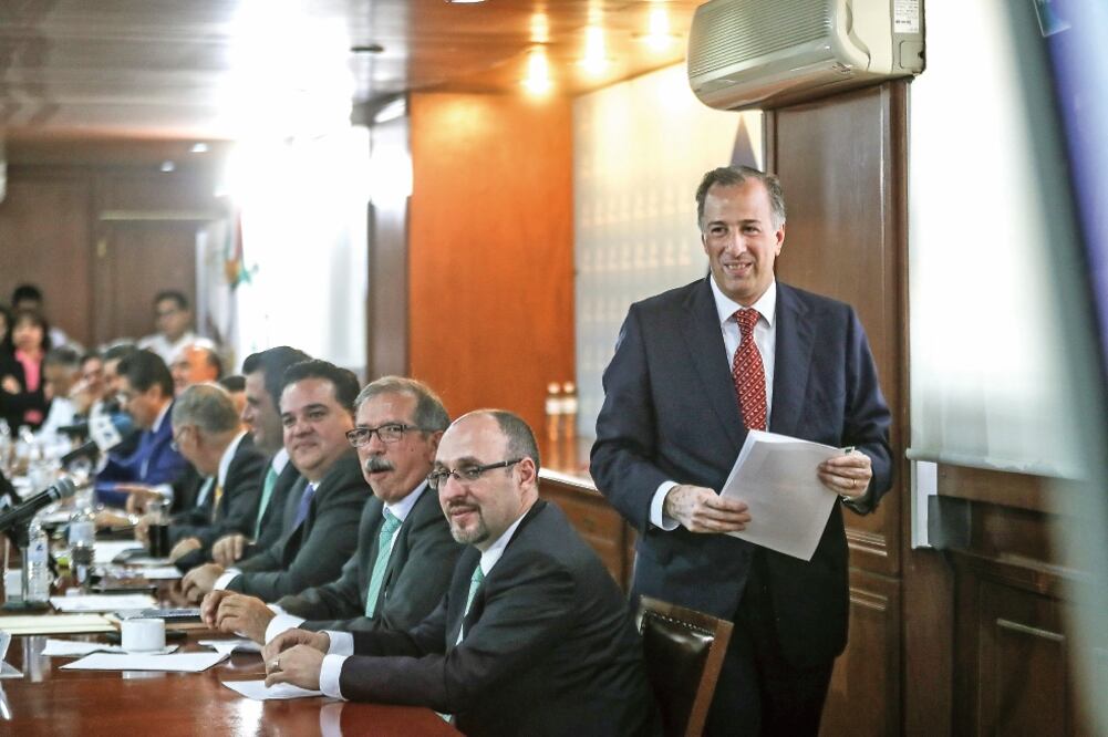 José Antonio Meade, candidato a la Presidencia de la República por la coalició n Todos por México, se reunió con empresarios de la Concanaco-Servytur. Foto: GERMÁN ESPINOSA. EL UNIVERSAL