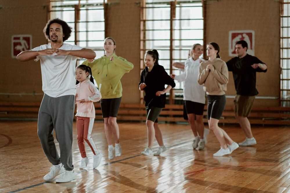 Practicar cualquier estilo de baile es una actividad ampliamente recomendada por especialistas de la salud. Foto: Pexels