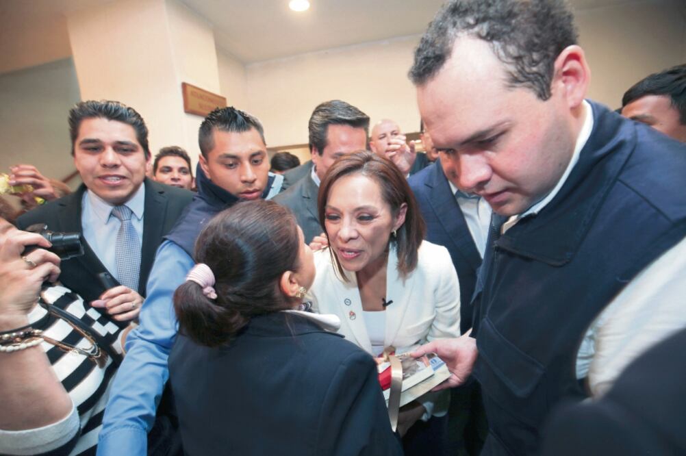 Los militantes del PAN, provenientes de distintos municipios, ofrecieron su apoyo a Vázquez Mota en sus intenciones por gobernar el Edomex (JORGE ALVARADO. EL UNIVERSAL)