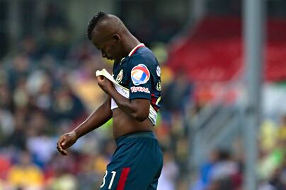 Convocan marcha para que Darwin se vaya del América