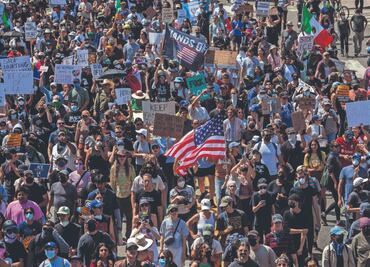 Trump considera que Los Ángeles está "bajo control"; analiza desplegar marines para ayudar a la Guardia Nacional