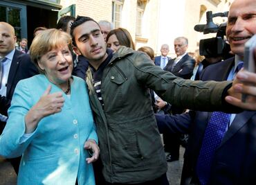 Refugiado sirio que se tomó selfie con Merkel pierde juicio contra Facebook