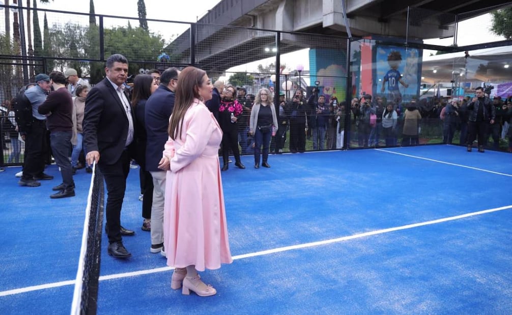 Clara Brugada reanuda Casa por Casa de 2026 con entrega de 30 obras en la alcaldía Iztacalco; instalaron casi cuatro mil luminarias.
Foto: Especial.