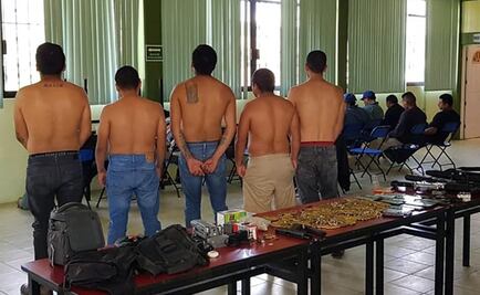 Pobladores aseguran arsenal y retienen a trabajadores en Ocotepec, Oaxaca 