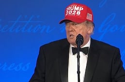 Trump bromea en la Cena de Corresponsales con presentarse a las elecciones de 2028
