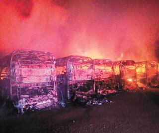 Se incendian 11 autobuses en San Felipe del Progreso