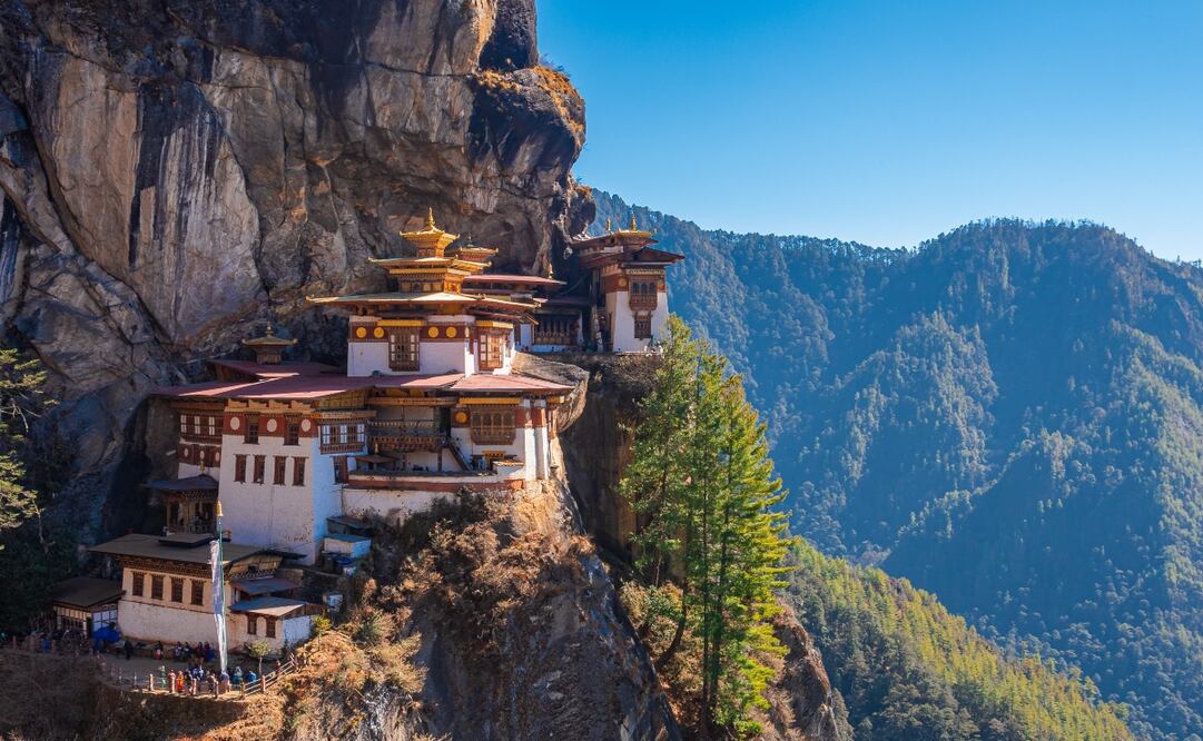 El símbolo nacional de Bután es el dragón del trueno. Aparece en su bandera y en muchísimos lugares por todo el país. Foto: Unsplash/ Kinshuk Bose