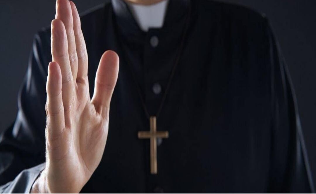 El informe dejó abierta la posibilidad de un estudio adicional, pero propuso en su lugar la creación de nuevos ministerios laicos para mujeres fuera del diaconado. Los diáconos son ministros ordenados que realizan muchas de las mismas funciones que los sacerdotes, presidiendo bodas, bautismos y funerales. Pueden predicar, pero no pueden celebrar la misa. FOTO: Archivo