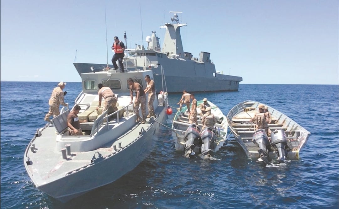 La Armada de México mantiene un operativo en la Sonda de Campeche para capturar a traficantes de combustible y a narcos que operan en esa zona con lanchas go fast. Fotos: ARCHIVO EL UNIVERSAL