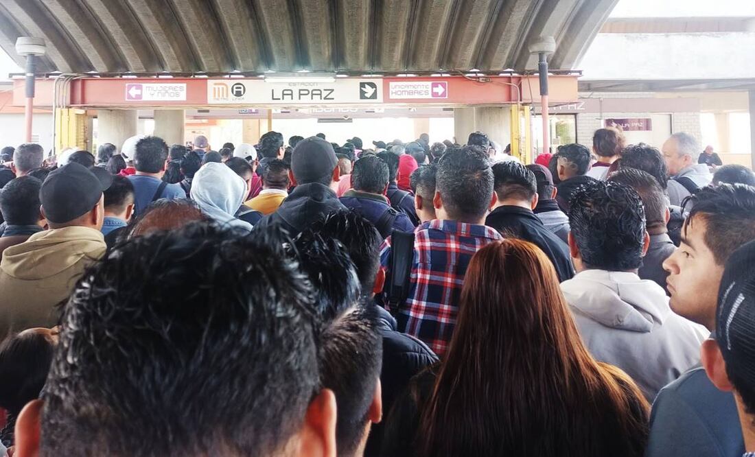 Metro de la CDMX, estación La Paz. Foto: Twitter