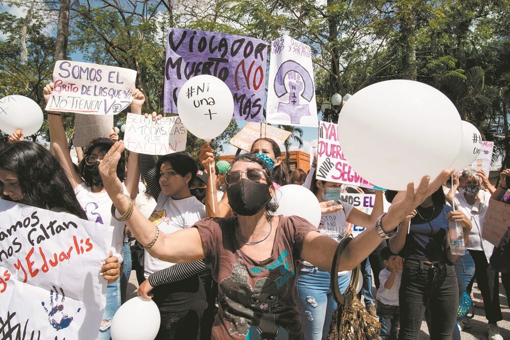 Protesta contra los asesinatos de mujeres en la plaza Bolívar en Acarigua, Venezuela, el 27 de febrero pasado. Foto: Yuri Cortez/ AFP