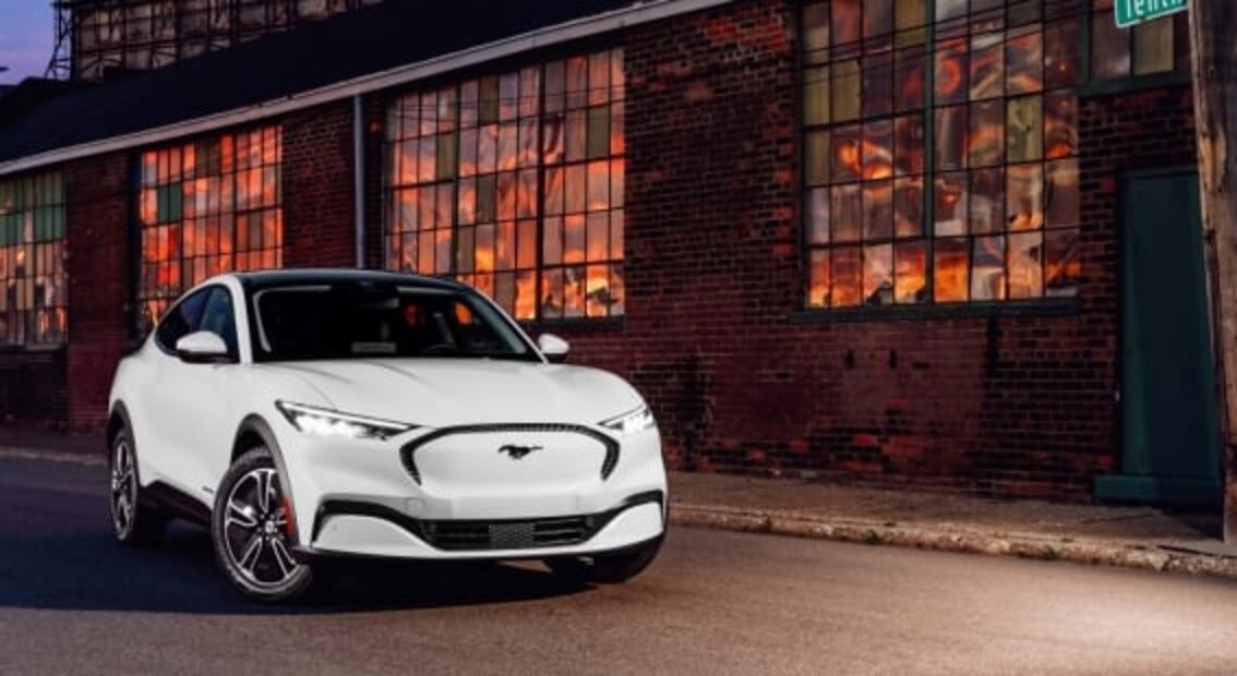 La primera camioneta eléctrica de Ford arranca su producción en México 