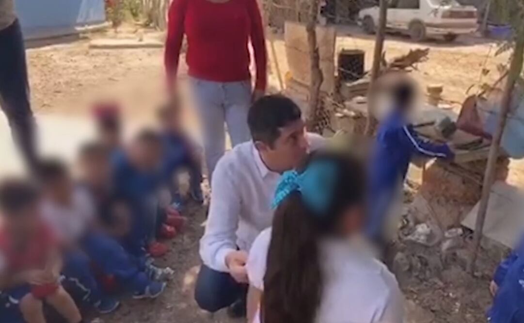 La niña, quien fuera exhibida ante sus compañeros de escuela por el alcalde de Ahome, recibirá atención sicológica junto con su madre. Foto: Captura de video
