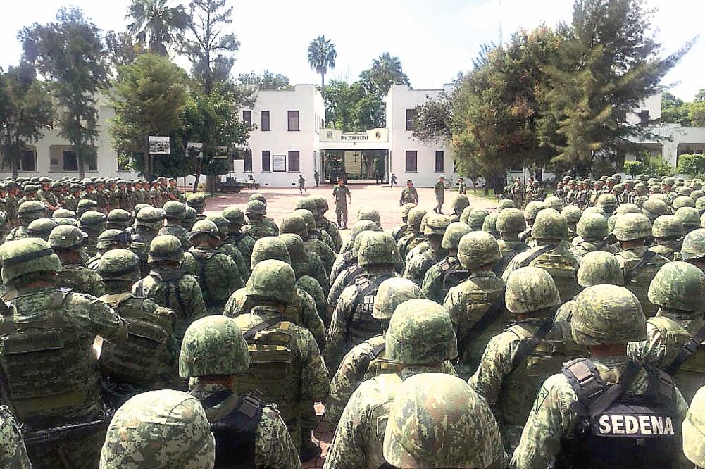 El lunes pasado un millar de efectivos de la Secretaría de la Defensa Nacional (Sedena) llegaron a Guanajuato y al siguiente día se desplegaron por las vías del ferrocarril con el propósito de inhibir los asaltos al tren (CORTESÍA 16 ZONA MILITAR)