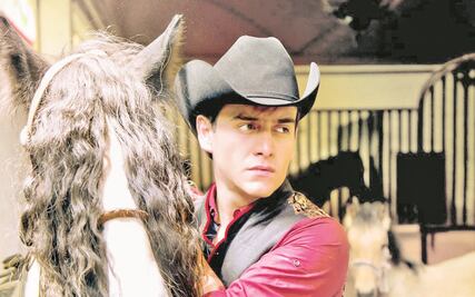 Julián Figueroa poco a poco va ganando terreno como cantante