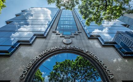 Comunidad científica pide a Conacyt no eliminar becas de posgrado en el extranjero