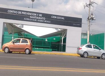 Trasladan a reo de penal de Almoloya a hospital por posible Covid