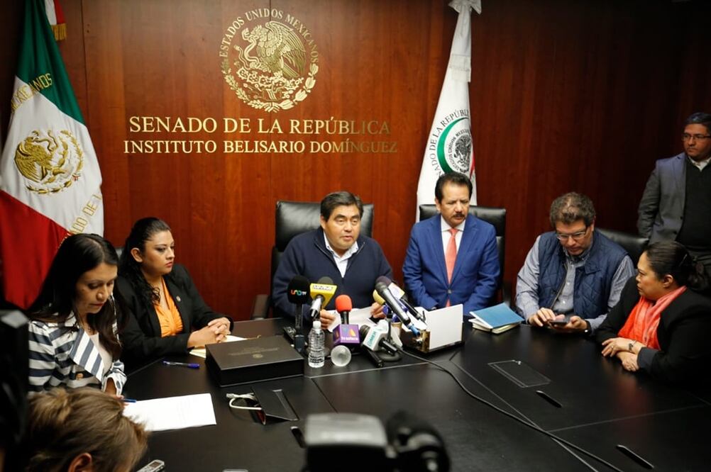 El coordinador del PRD en el Senado, Miguel Barbosa, presentó una reforma constitucional sobre la designación del Fiscal General de la República. Foto: Archivo/EL UNIVERSAL