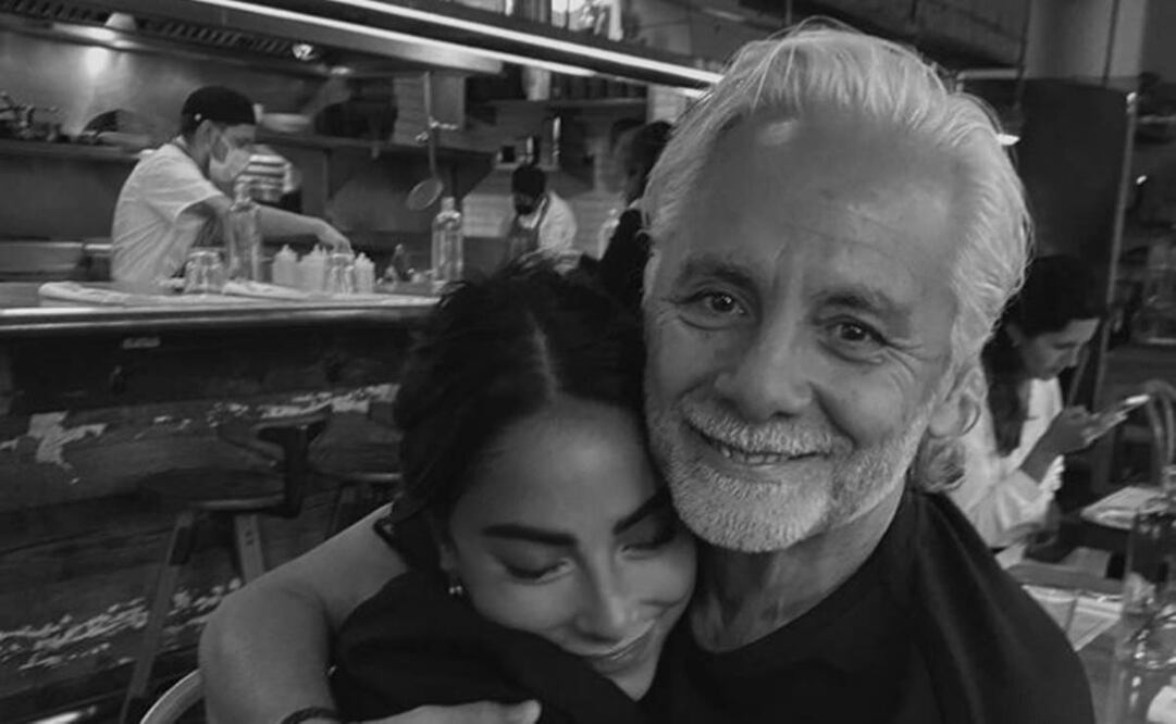 María Chacón despide a su padre.