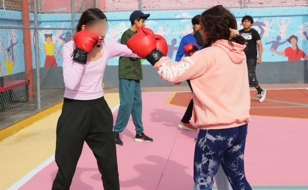 Alrededor de 50 jóvenes de la zona son beneficiados con las clases de box en el Parque Texalpa y en los de La Avioneta y Las Canchas.
(12/09/26)
Foto: Especial.