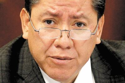 ¿Le echan la mano a David Monreal por tercera vez?  